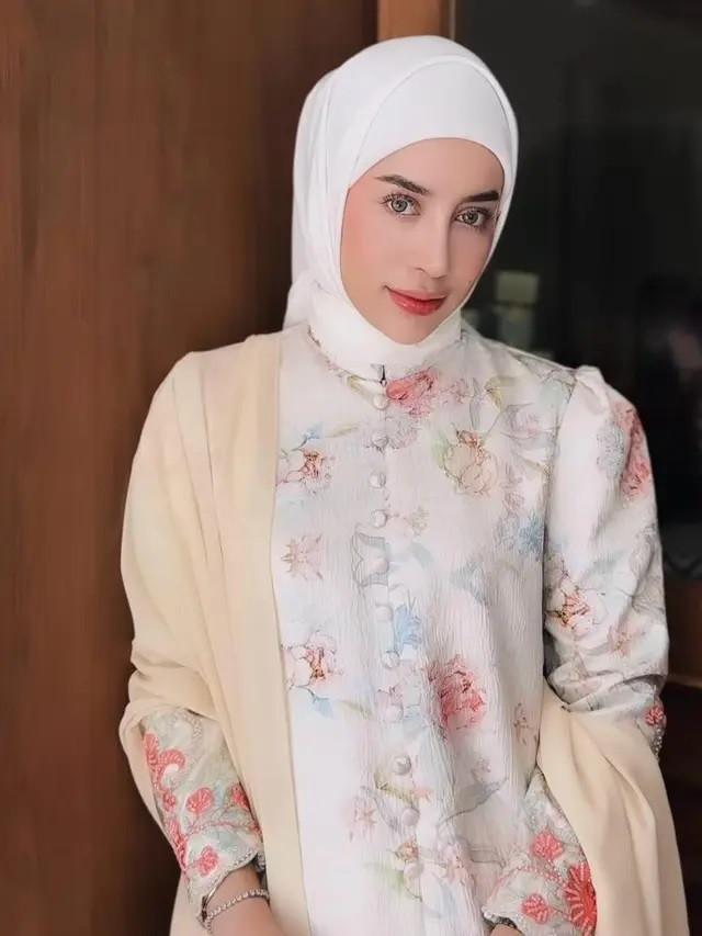 Inspirasi baju lebaran 2025 (credit: instagram/emyaghnia)