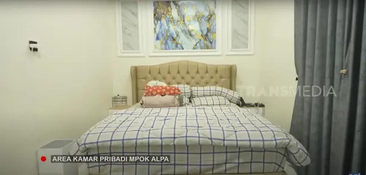 6 Potret Kamar Tidur Mpok Alpa Bernuansa Elegan dengan Sentuhan Unik