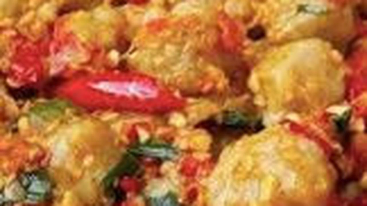 1. Resep Pentol Ayam Sambal Istimewa<br>