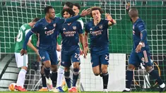 Pemain Arsenal merayakan gol yang dicetak David Luiz ke gawang Rapid Vienna pada laga Grup B Liga Europa 2020/2021 di Allianz Stadion, Kamis (22/10/2020) malam WIB. Arsenal menang 2-1 atas Rapid Vienna. (AFP/Joe Klamar)