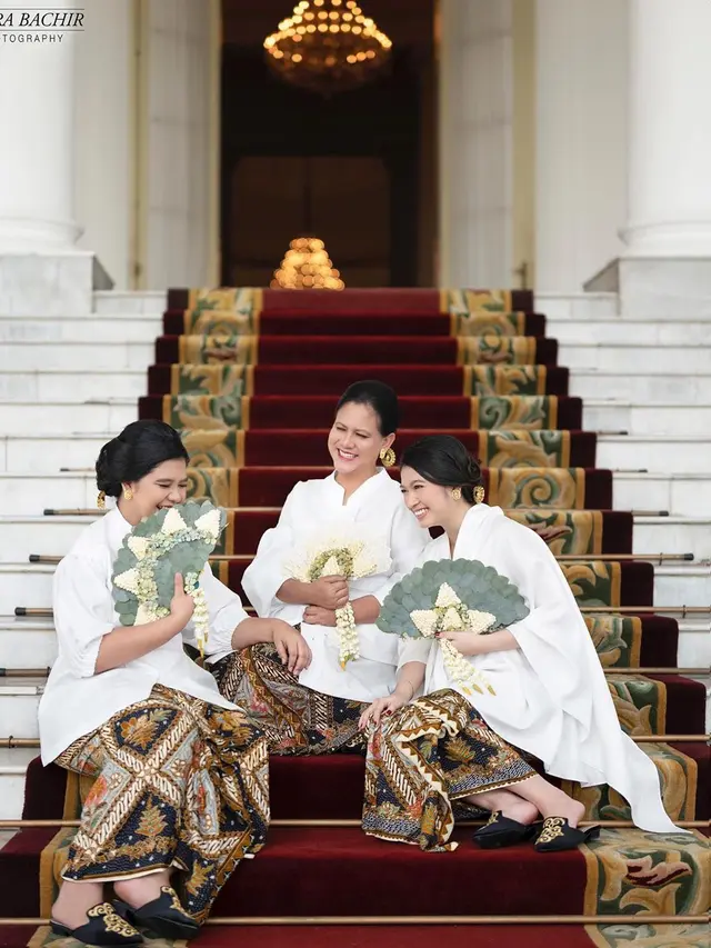 Kahiyang Ayu, Iriana Jokowi, dan Selvi Ananda. (Foto: Dok. Instagram @dierabachir)