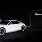 Resmi melakukan debut di Singapura, mobil listrik Porsche Taycan akan mulai dijual tahun 2020 mendatang. Memiliki beragam fitur canggih, mobil pabrikan otomotif Jerman ini diklaim memiliki kecepatan layaknya sport car.
