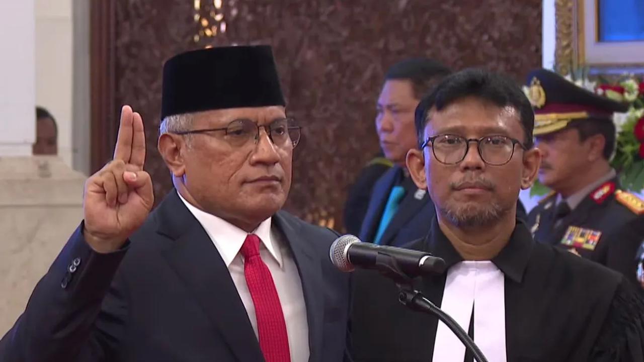 Marthinus akan berkoordinasi dengan menteri kesehatan tekait efek samping daun itu.&nbsp;