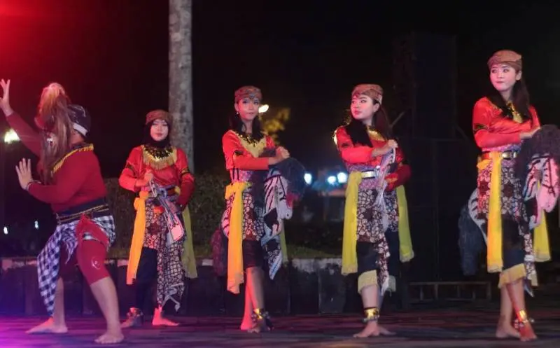 Barongan Blora di Java Ethnic Artnival 