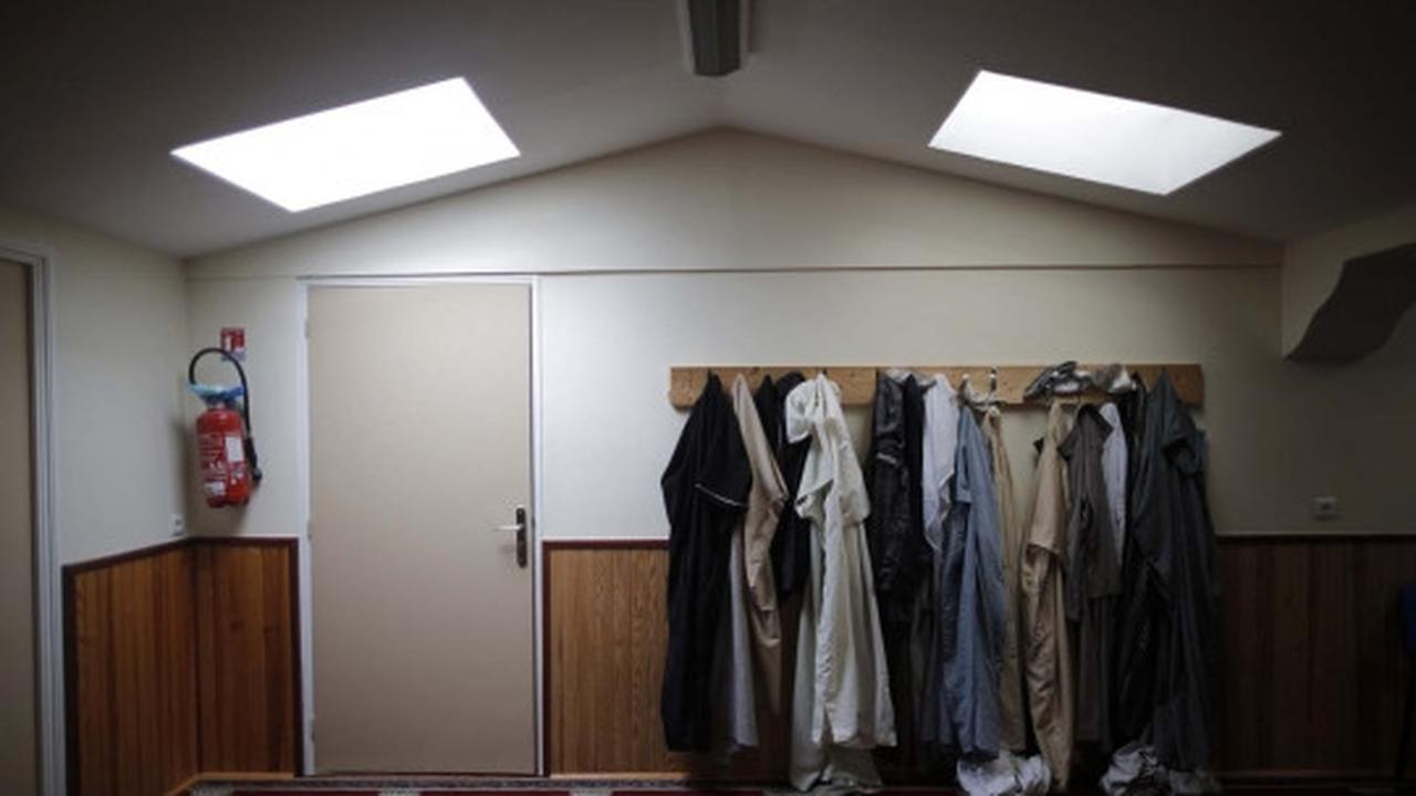 Masjid ini diduga tempat persembunyian dalang teror Paris