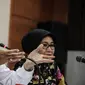  Menkopolhukam Wiranto memberikan penjelasan dalam Konferensi pers Saber Pungli di Media Center Kemenkopolhukam, Jakarta, Kamis (24/11). Wiranto menegaskan, pemerintah sangat serius menangani pemberantasan pungli. (Liputan6.com/Faizal Fanani)