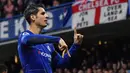 Selebrasi striker Chelsea, Alvaro Morata setelah menjebol gawang Crystal Palace pada laga lanjutan Liga Inggris 2018/2019 di Stamford Bridge, London (4/11/2018). Setelah didatangkan Chelsea dari Real Madrid pada awal musim 2017/2018, Alvaro Morata dijual ke Atletico Madrid pada awal musim 2020/2021 senilai 35 juta euro atau kini setara Rp575 miliar. (AFP/Ben Stansall)