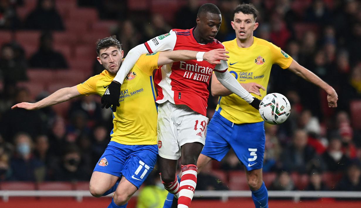 Sepuluh menit berselang, giliran Nicolas Pepe yang menggandakan keunggulan Arsenal. Hasil kerjasama satu-dua dengan Soares berhasil menembus pertahanan Sunderland dan berbuah gol. (AFP/Glyn Kirk)