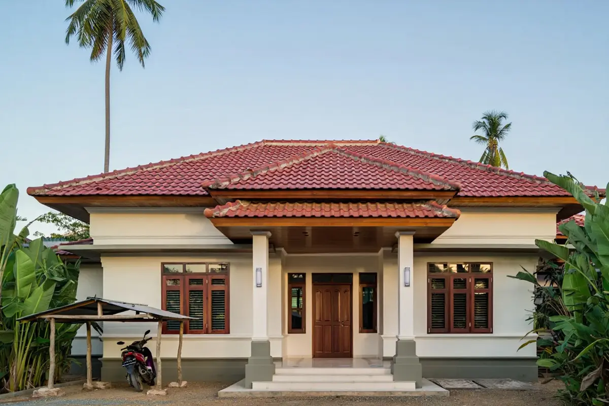 Model Rumah Murah Tapi Elegan dengan Atap Genteng 2025 di Kampung/Ilustrasi AI