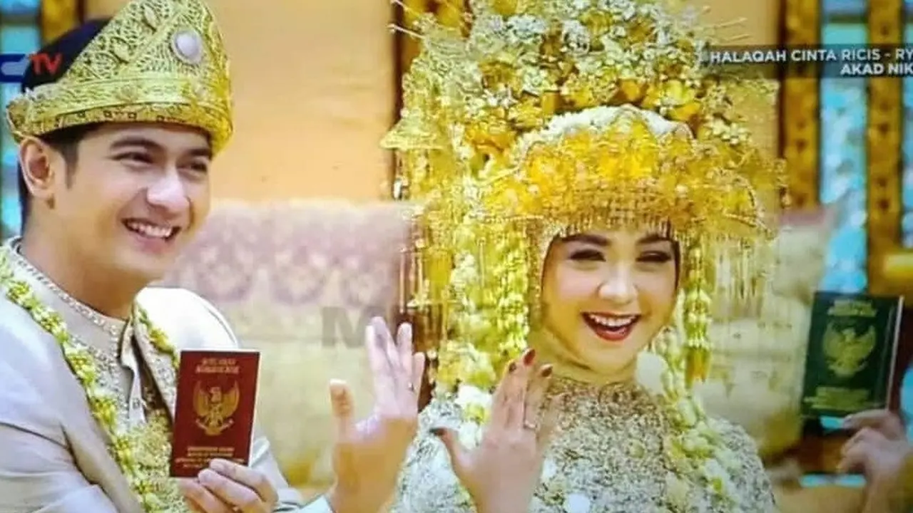 Bersentuhan Pertama Kali, Ini 6 Momen Bahagia Ria Ricis dan Teuku Ryan Usai Akad