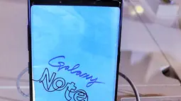 Samsung Galaxy Note 9 hadir dibekali dengan kecanggihan dari seri sebelumnya. Misalnya saja dari sisi baterai yang kini berkapasitas 4000 mAh, storage, RAM besar, S Pen dengan fitur terbaru dan canggih. (Liputan6.com/Faizal Fanani)