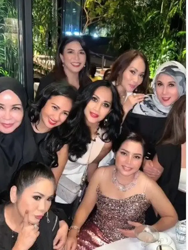 Pesta ulang tahun Mayangsari yang ke-51 dihadiri para artis 90an (Foto: Instagram chintamiatmanagara)