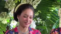 Model Kalung Maia Estianty pada Siraman Al Ghazali, Simbol Gaya Personal Berkelas