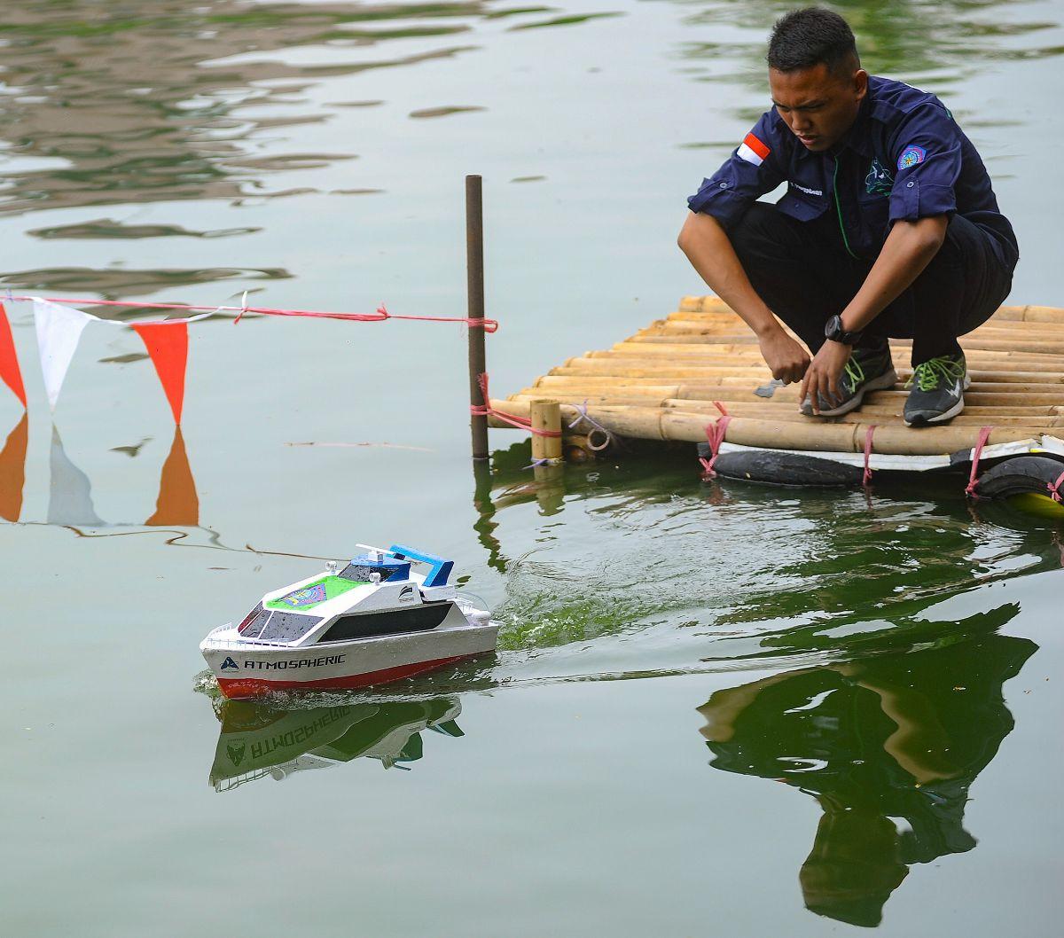 Kontes Kapal Cepat Tak Berawak Nasional (KKCTBN) 2023 tengah berlangsung di Danau Kenanga, Kampus Universitas Indonesia (UI), Depok, Jawa Barat, pada&nbsp;22-26 Oktober 2023.