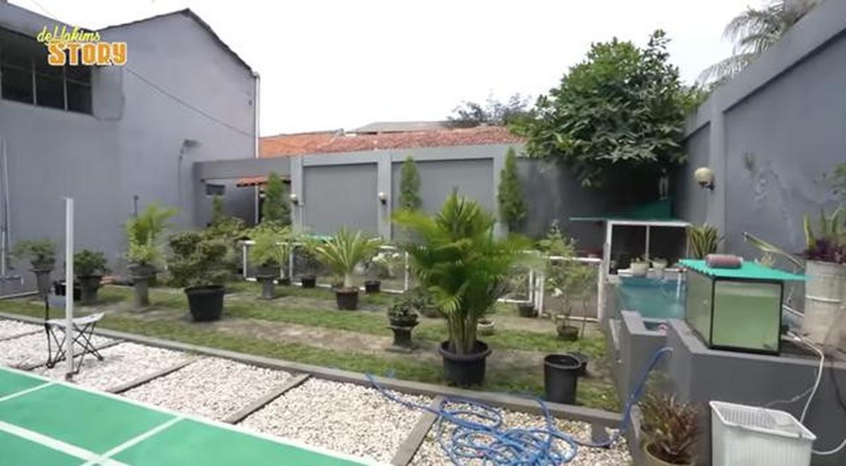 Tinggal di Gang Sempit, Ini 8 Potret Kebun dan Kandang Hewan di Rumah Ayu Ting Ting