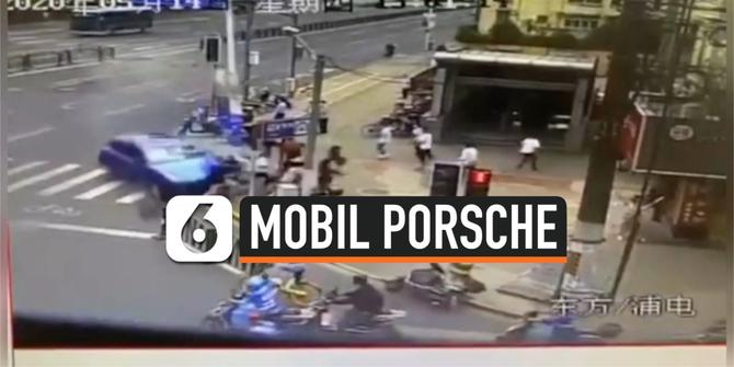 VIDEO: Kendarai Mobil Porsche, Kakek Usia 75 Tahun Tabrak Pejalan Kaki