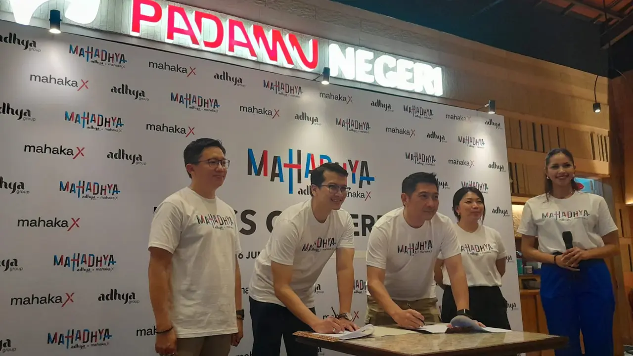 Penandatanganan MoU antara Kolaborasi MahakaX dan Adhya Group di Jakarta pada Jumat (16/6/2023).
