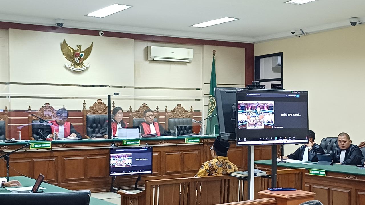 Kasus Pemotongan Insentif Pajak Pegawai: Eks Bupati Sidoarjo Didakwa Terima Rp1,46 M & Tak Ajukan Eksepsi