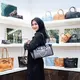 Intip padu padan busana yang elegan di hari Lebaran dengan aksesori terbaru Michael Kors (Michael Kors)