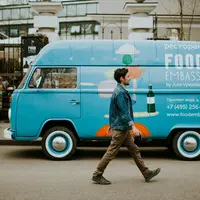 Berjalan kaki. (dok. Unsplash.com/Alvin Mahmudov)