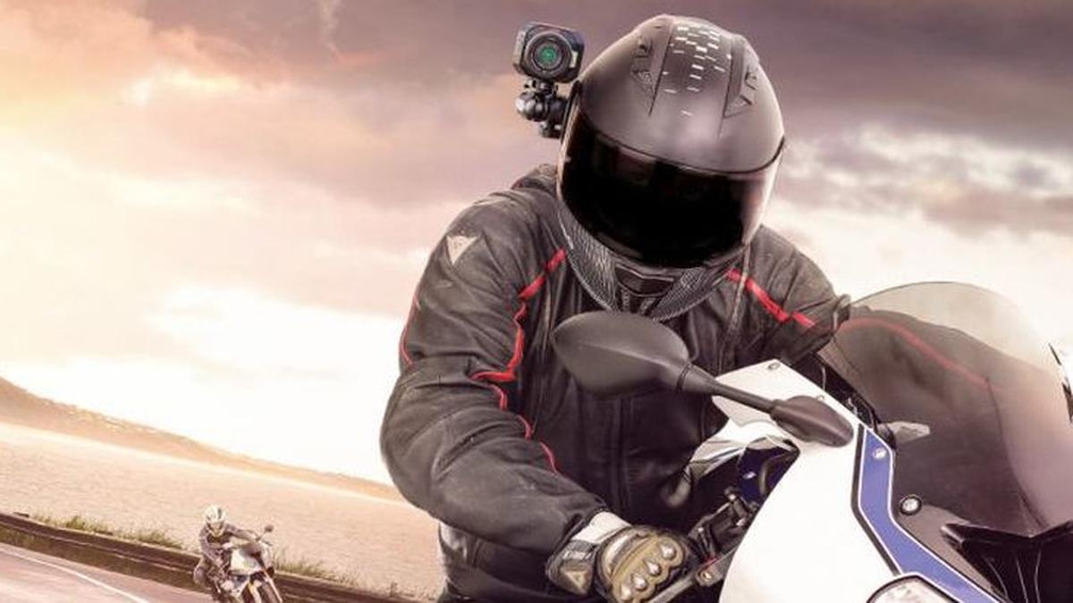 Posisi Action Camera yang Pas untuk Mendukung Motovlog Otomotif
