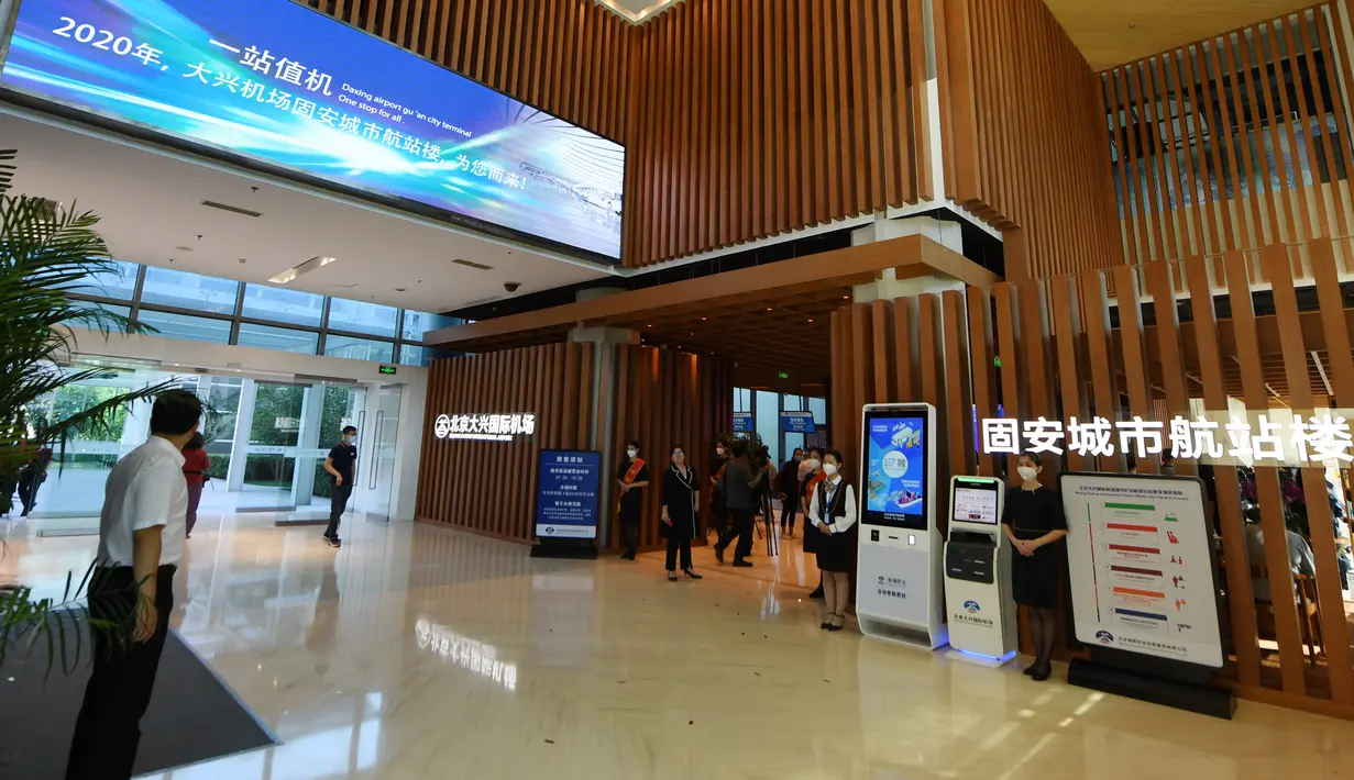 Penampakan Terminal Kota Gu'an Bandara Internasional Daxing Beijing di Wilayah Gu'an, Provinsi Hebei, China, 16 September 2020. Di terminal ini, para penumpang dapat menggunakan layanan bus bandara menuju Bandara Internasional Daxing Beijing. (Xinhua/Zhang Chenlin)