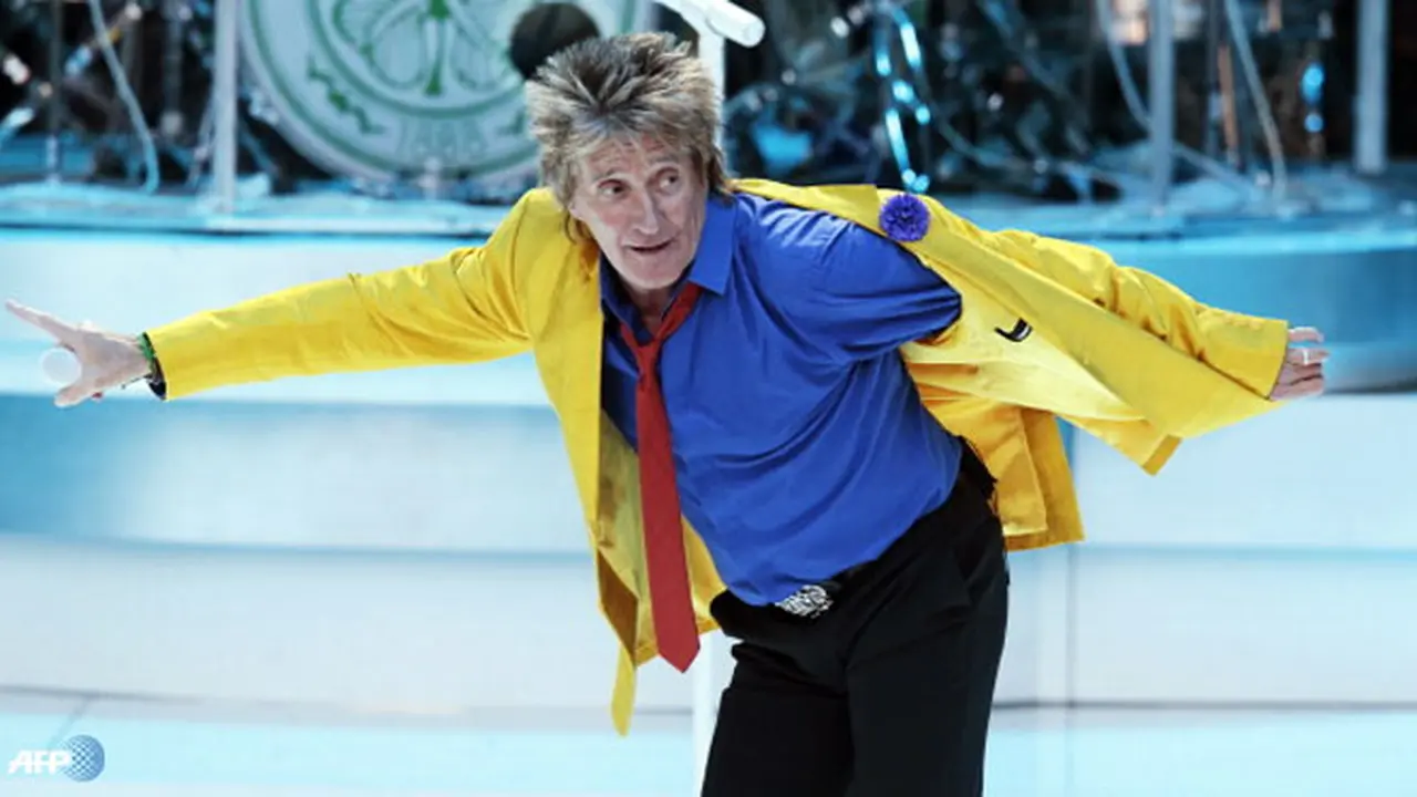 rod-stewart-130702c.jpg
