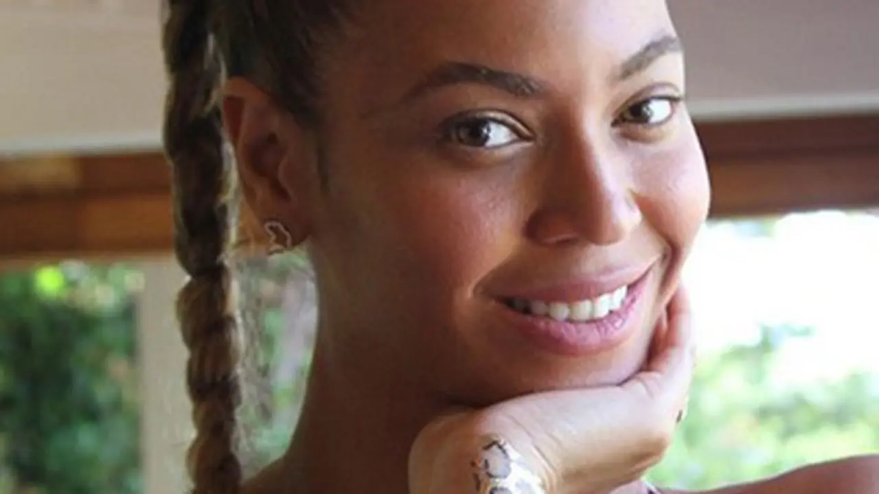 Wajah Segar Beyonce di Foto-foto Liburan