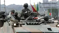 Militer Korea Selatan di atas kendaraan tempur. (AFP)
