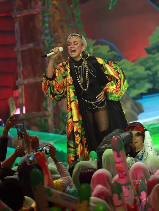 Meski karier Agnez sedang melejit, perempuan kelahiran Jakarta 30 tahun itu belum mau membuat konser tunggal. Lantas apa yang menjadi alasan kekasih pebasket Wijaya Saputra itu. (Nurwahyunan/Bintang.com)