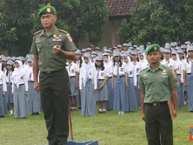 Citizen6, Kendal: Moment tersebut merupakan tindak lanjut dari program Jelajah SMA yang digagas oleh Muspida dalam hal ini Bupati Kendal dan Dandim. (Pengirim: Aryo Widiyanto)