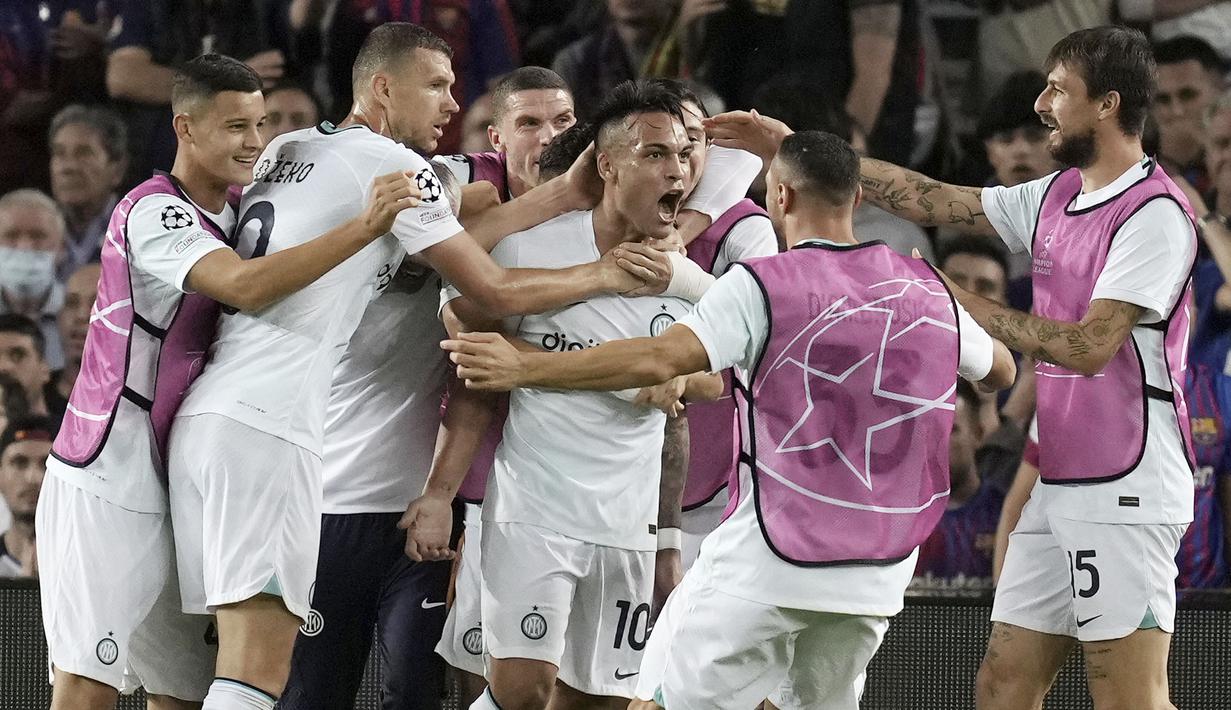 Barcelona harus bersusah payah untuk meraih hasil imbang kala menjamu Inter Milan pada lanjutan babak penyisihan grup Liga Champions 2022-2023. (AP/Emilio Morenatti)