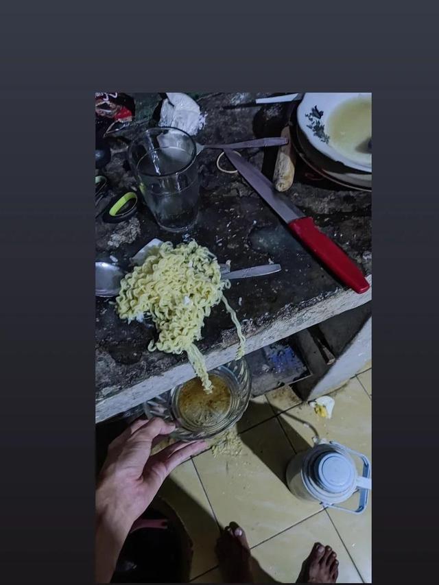 6 Momen Apes Masak Mi Berujung Tumpah Ini Bikin Kecewa