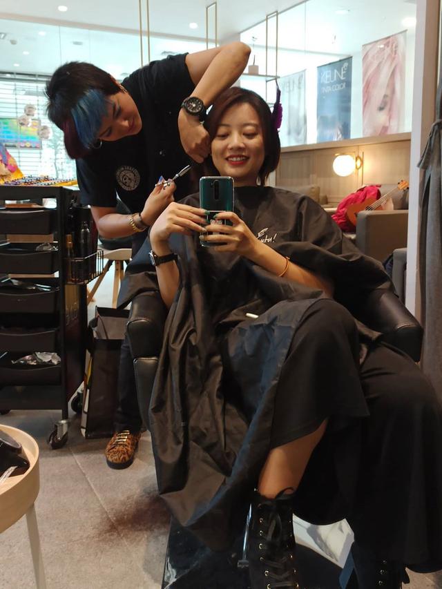 Potret Gaya Rambut Terbaru Leony (sumber : instagram/leonyvh)