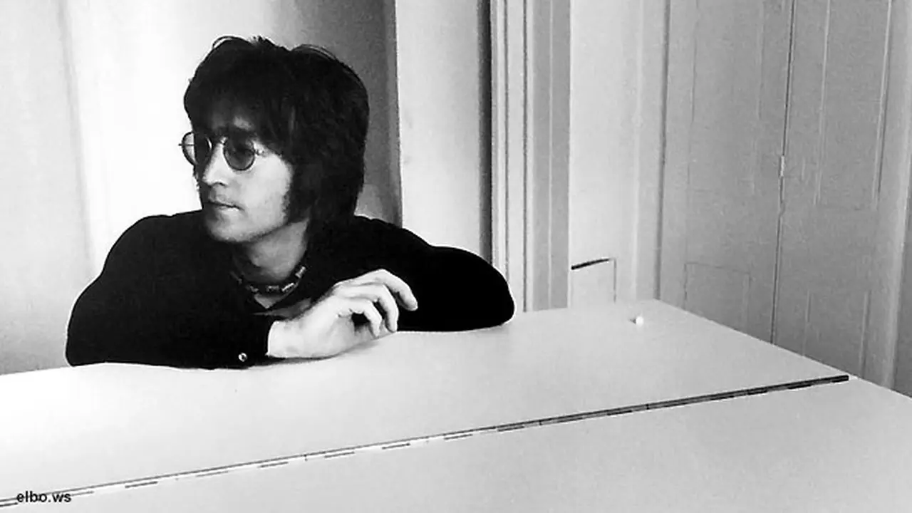 john-lennon-130729c.jpg