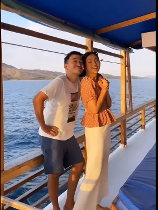 Ruben Onsu dan Sarwendah (Youtube/MOP Chanel)