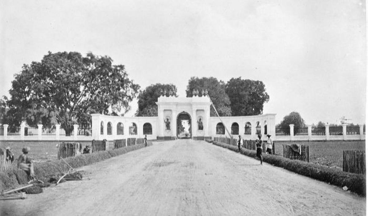 Dibangun Sebagai Gerbang Masuk Menuju Batavia