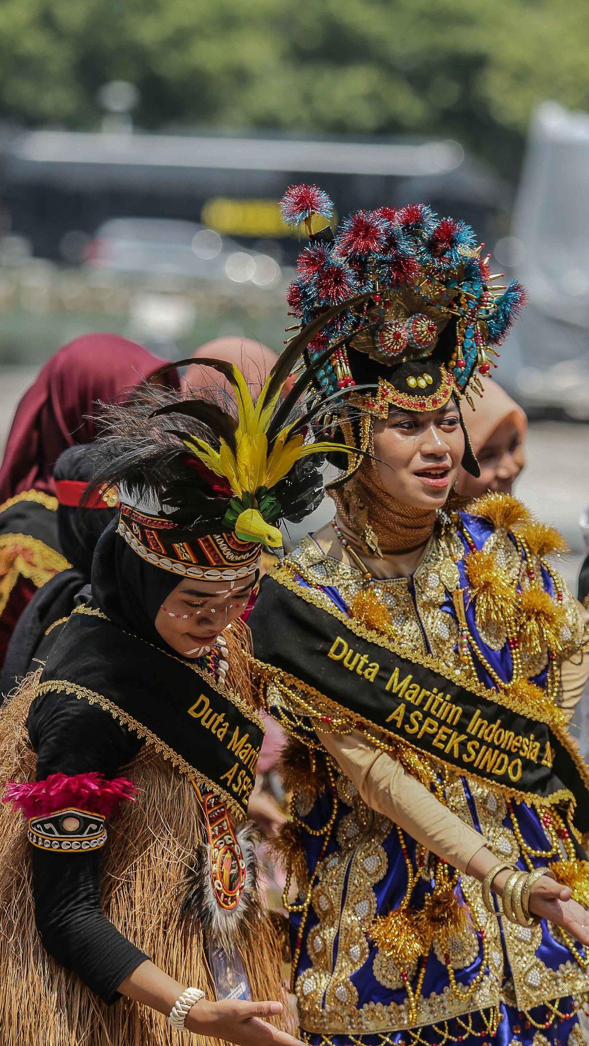 Sebanyak 100 peserta dari 100 Kabupaten Kota ini menari tari campuran nasional dan milenial secara bersama-sama.