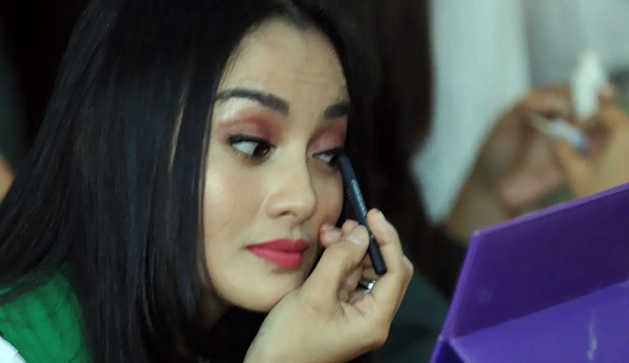 “Nggak usah Tahun Baru sekarang juga sudah kangen. Tadi malem bahkan masih mimpi,” pungkas Ririn Ekawati. (Deki Prayoga/Bintang.com)