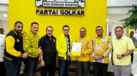 Pasangan calon Bupati dan Wakil Bupati Manokwari, Hermus Indou dan Mugiyono, yang dikenal dengan akronim HERO, telah mendapatkan surat resmi rekomendasi dari Partai Golkar untuk mengikuti Pilkada 2024 Kabupaten Manokwari.