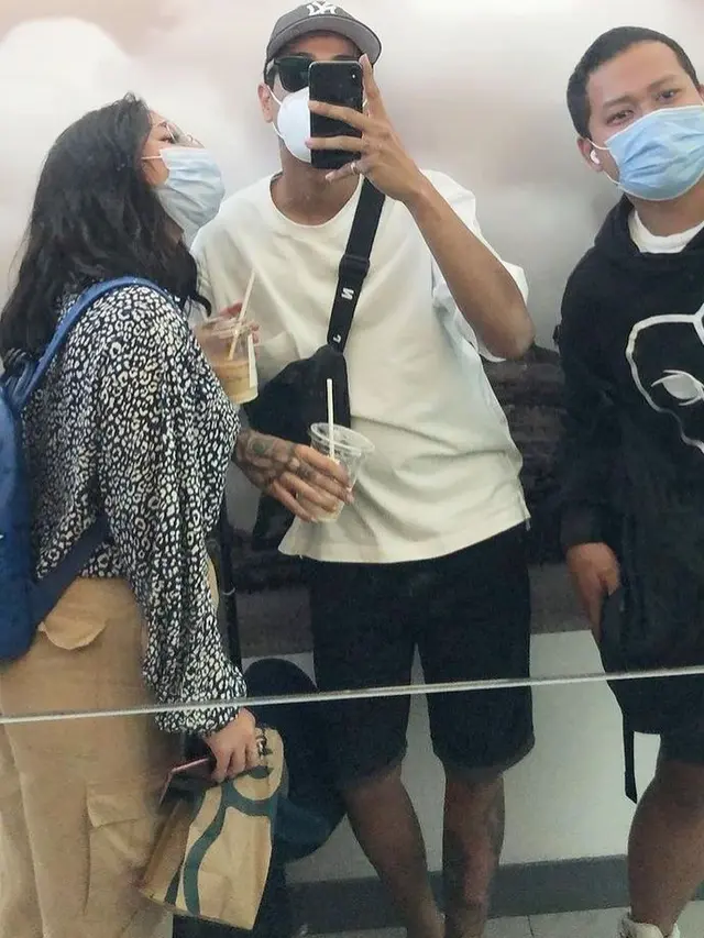 Mulai Go Public, Ini 6 Potret Kebersamaan Shafa Harris dan Kekasih Baru