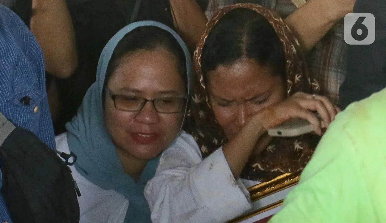 Rizal Ramli dimakamkan satu liang lahat dengan istrinya Herawati Moelyono yang meninggal pada 2006. (Liputan6.com/Herman Zakharia)