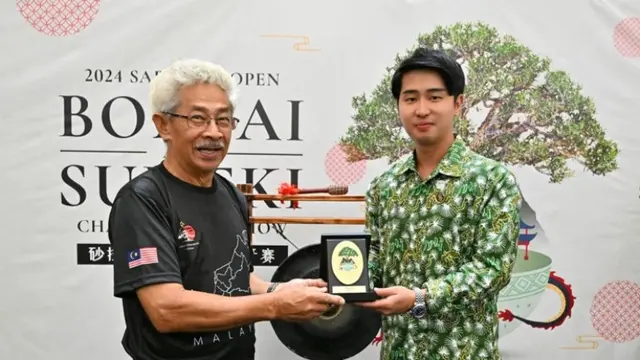 Sepak terjang Jusin Clasic, Kolektor Bonsai Muda Indonesia di kancah internasional.