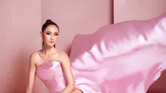 Pemilik nama lengkap Raden Roro Ayu Maulida Putri ini berhasil menjadi pemenang pada ajang Puteri Indonesia 2020 membuat namanya makin dikenal luas. Berbakat di dunia modeling, ia kerap melakukan pemotretan. Ayu pun terlihat memukau saat pemotretan. (Liputan6.com/IG/@ayumaulida97)