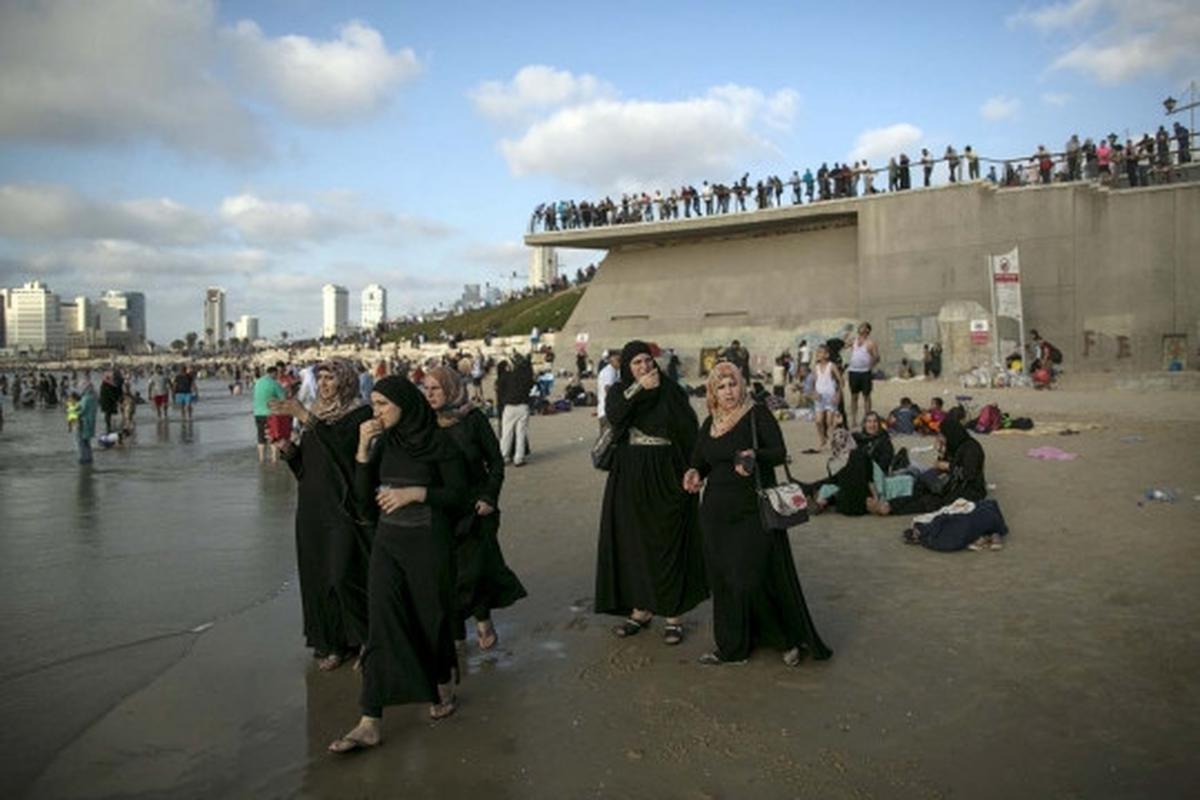 Idul Fitri, ribuan warga Palestina padati pantai-pantai di Israel
