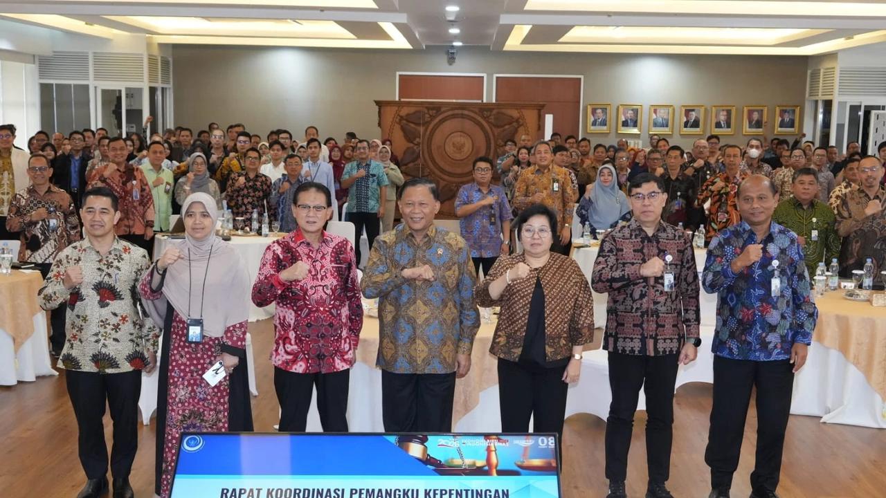 Rapat Koordinasi Pemangku Kepentingan dalam Perumusan Kebijakan Penguatan Daya Saing Produk Kelautan dan Perikanan yang diselenggarakan Kementerian Kelautan dan Perikanan