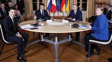 Volodymyr Zelenskyy dari Ukraina, Emmanuel Macron dari Prancis, Vladimir Putin dari Rusia dan Angela Merkel dari Jerman