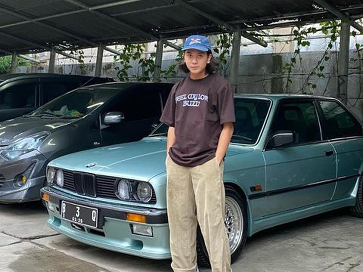 Nostalgia Otomotif! Deretan Artis yang Mengoleksi Mobil Klasik Keren