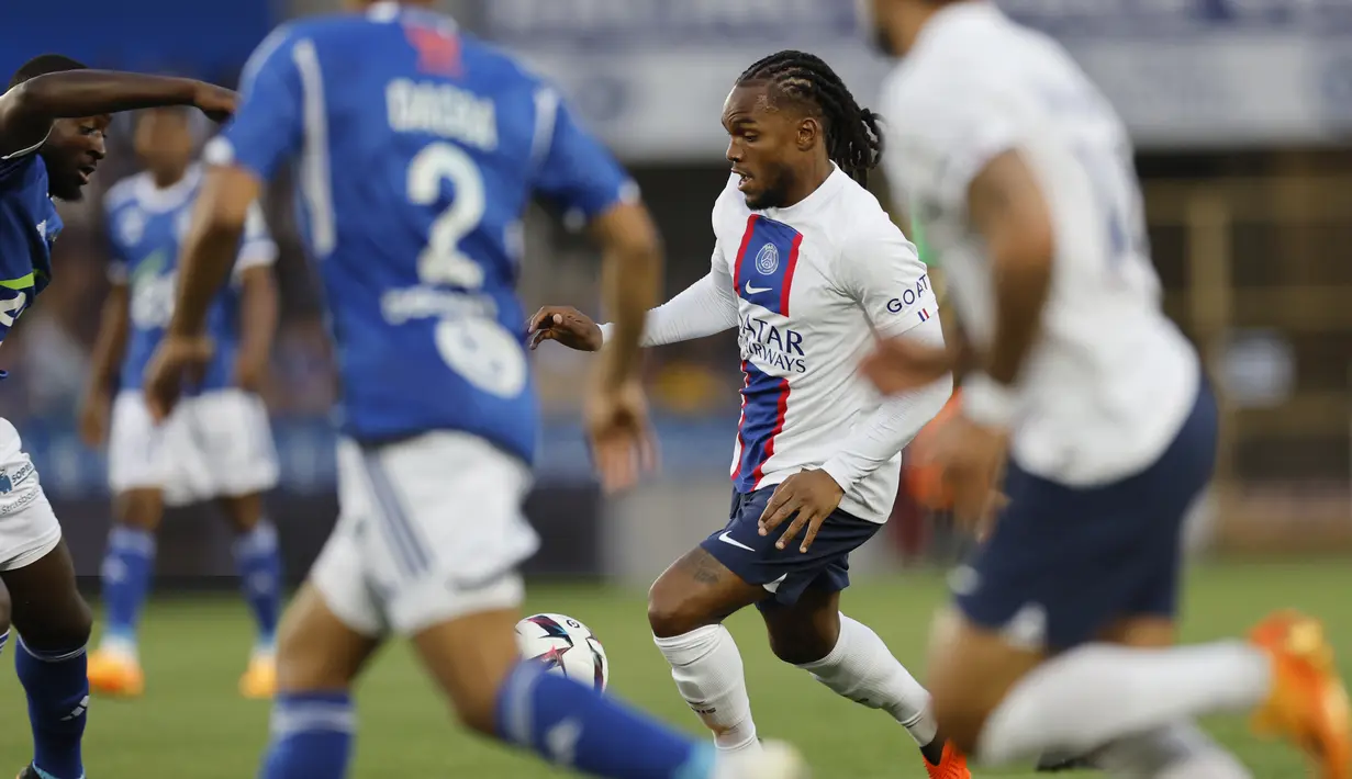 PSG memang gagal meraih tiga poin. Akan tetapi, satu poin sudah bagi PSG untuk bisa mengamankan gelar juara Ligue 1 musim 2022/2023. (AP Photo/Jean-Francois Badias)
