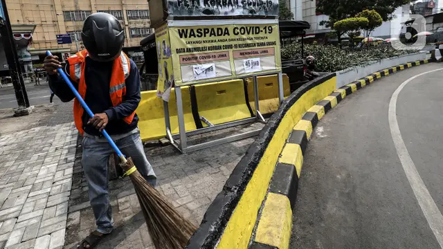 FOTO: PSBB Jakarta, Petugas Razia Masker di Tanah Abang
